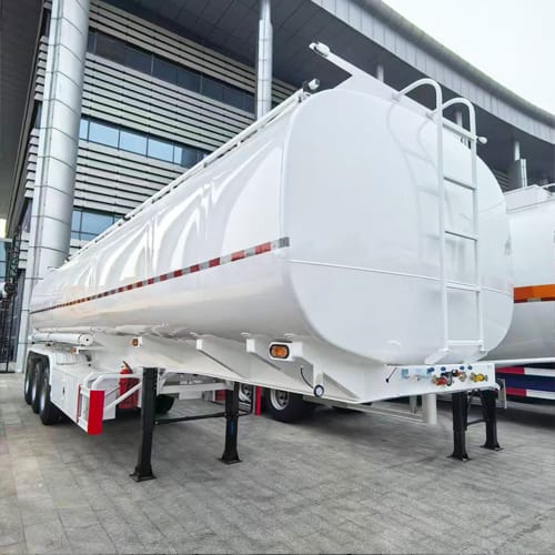 3-axis 42000L square single-cargo oil tanker - Image 2
