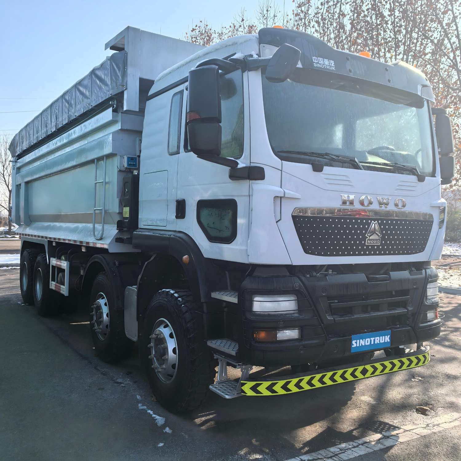 HOWO 400hp TX 8X4 Dump TRUCK - Image 6