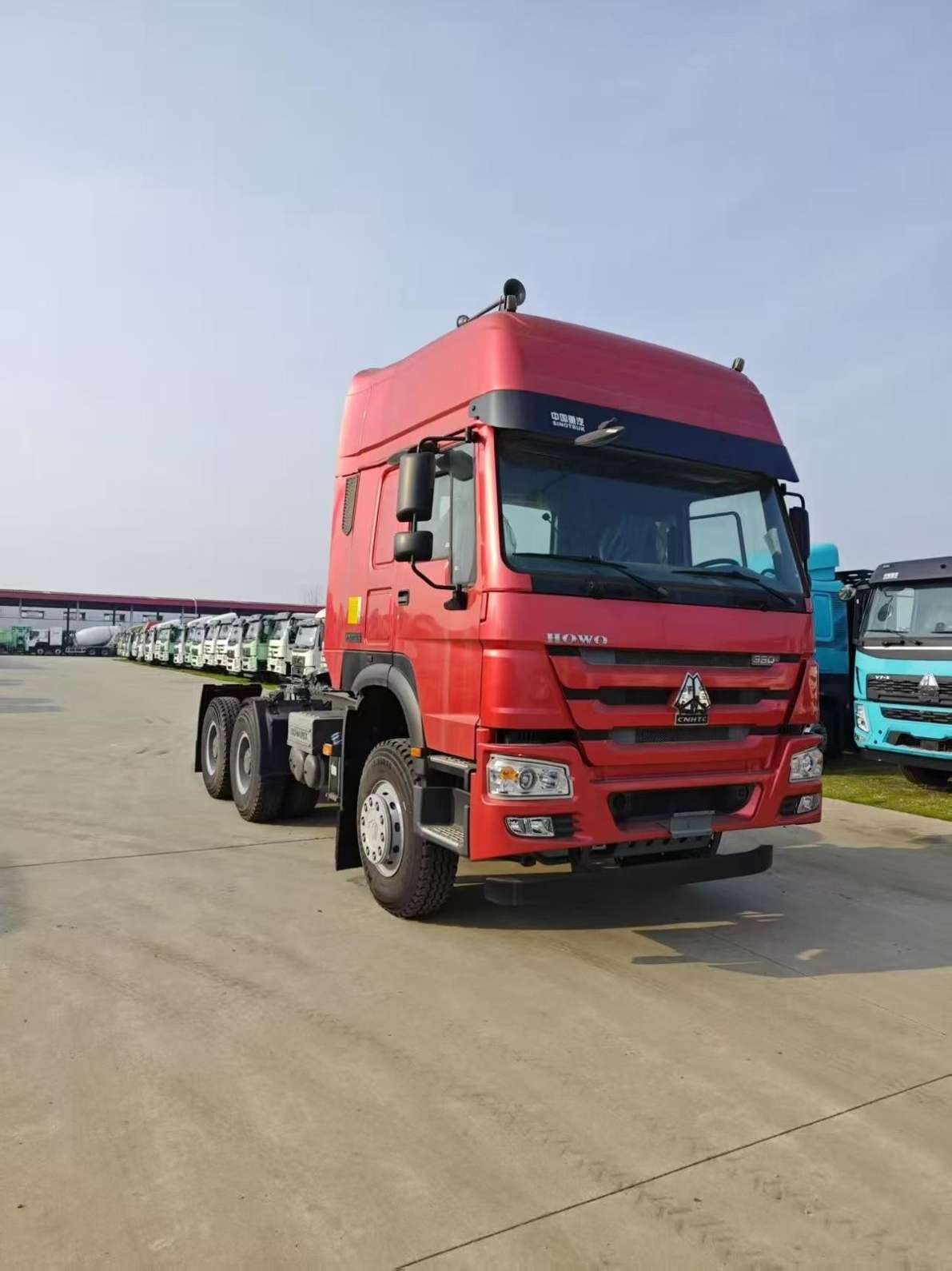 SINOTRUK HOWO high cub 6X4 pull car - Image 5