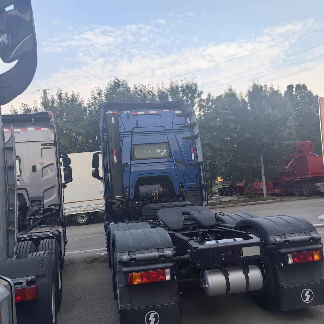 SHACMAN X5000 6x4 Pull Up - Image 5