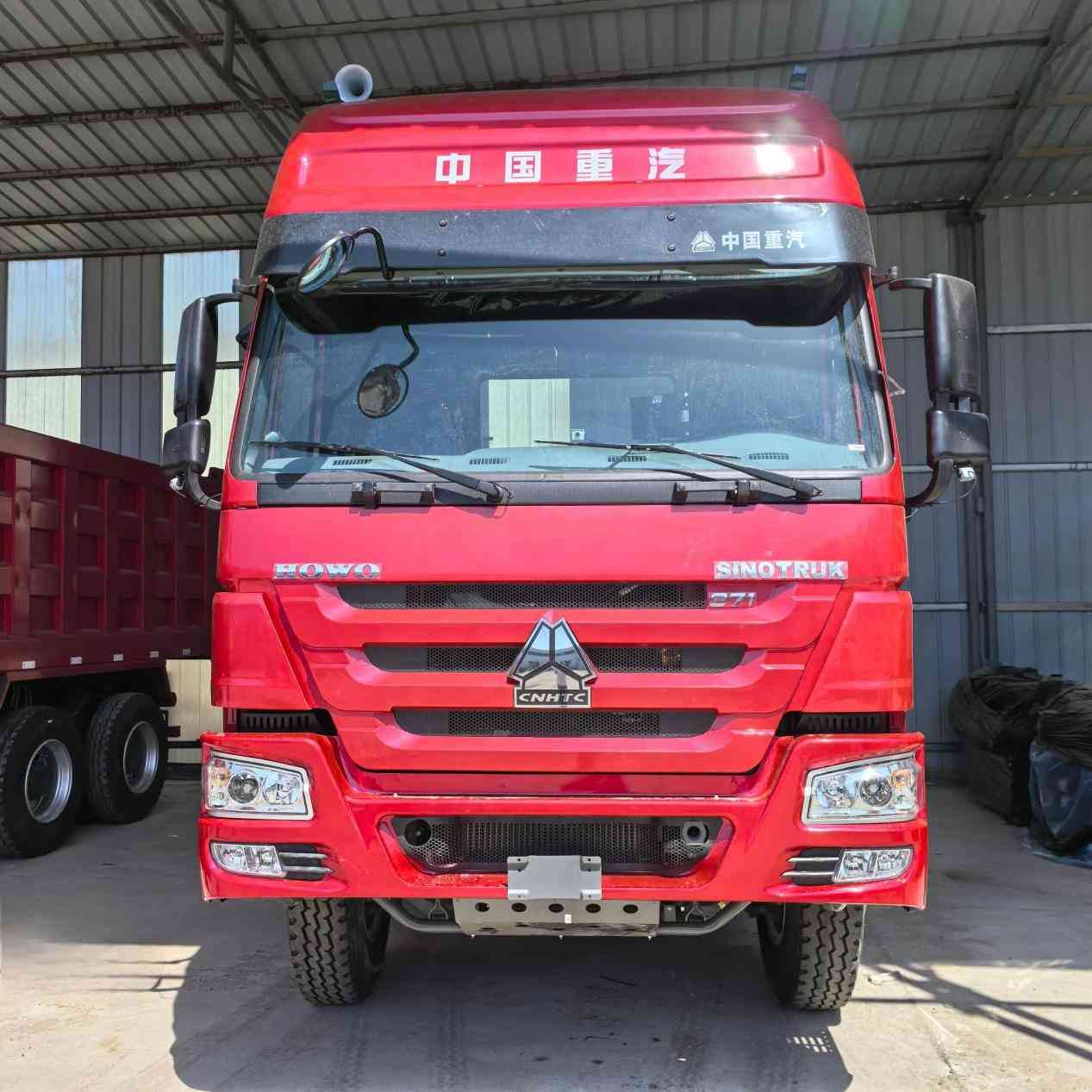 HOWO 371 6x4 tractor truck - Image 4