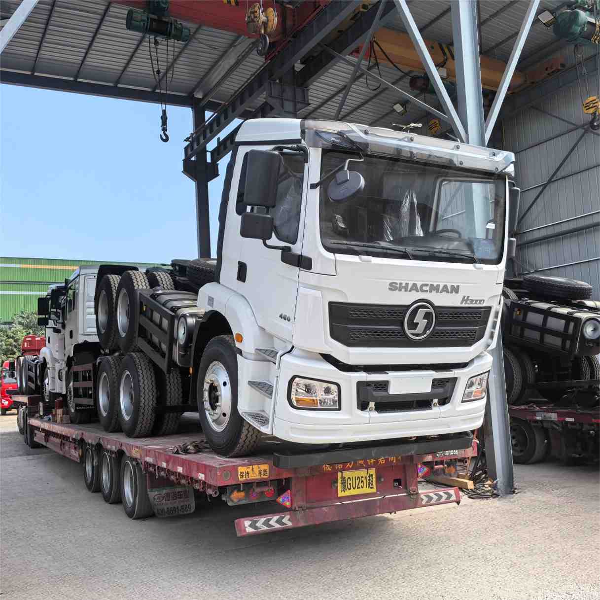 SHACMAN H3000 6x4 Pull Up - Image 4