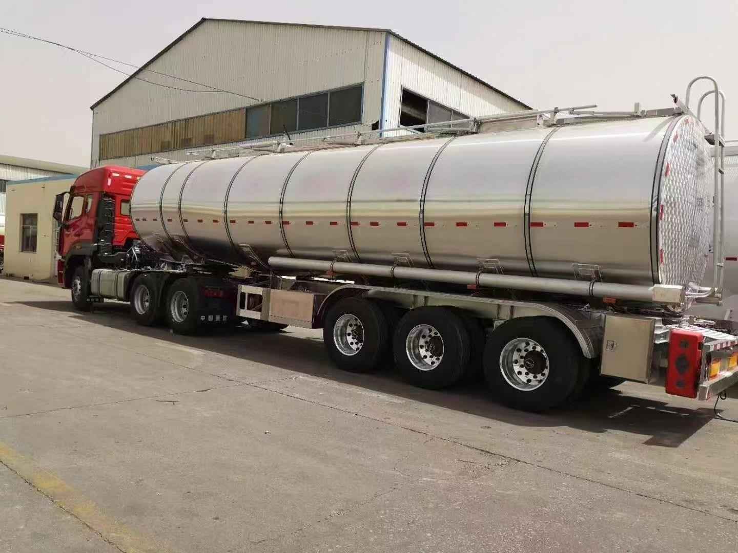 3 axle Edible oil transport semi-trailer - Image 4