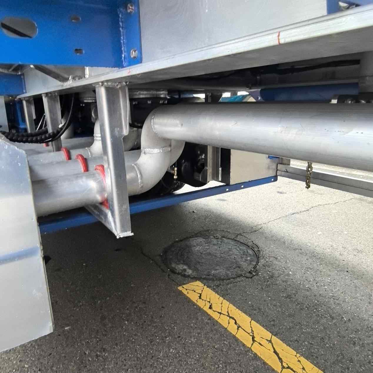 48000L aluminum alloy oil tank semi-trailer - Image 5