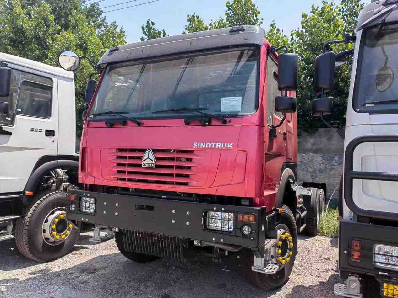 Heavy Automotive HOWO 430 horsepower heavy tractor - Image 3