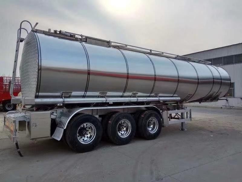 3 axle Edible oil transport semi-trailer - Image 6