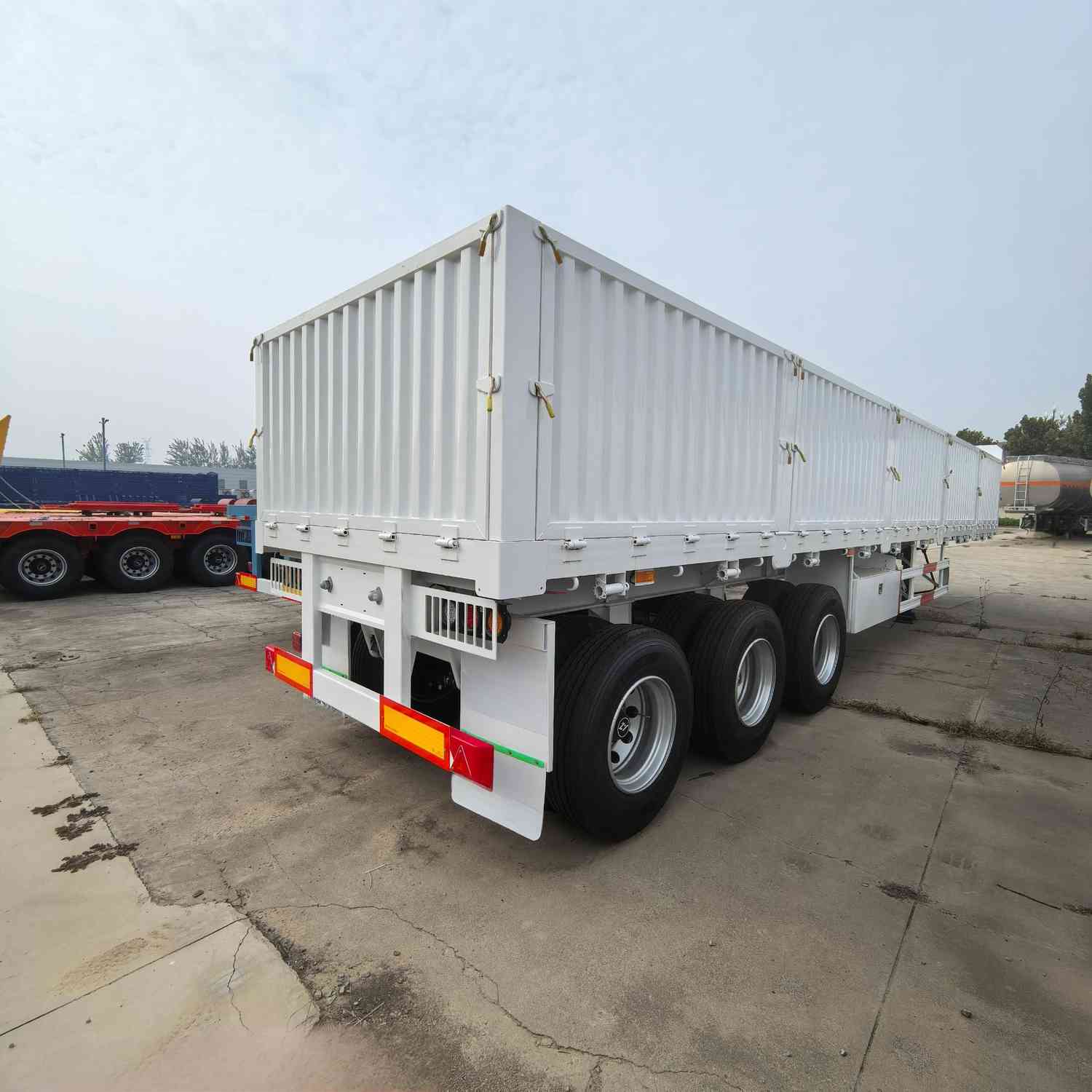 3 axle Framed Panel van semi-trailer - Image 3