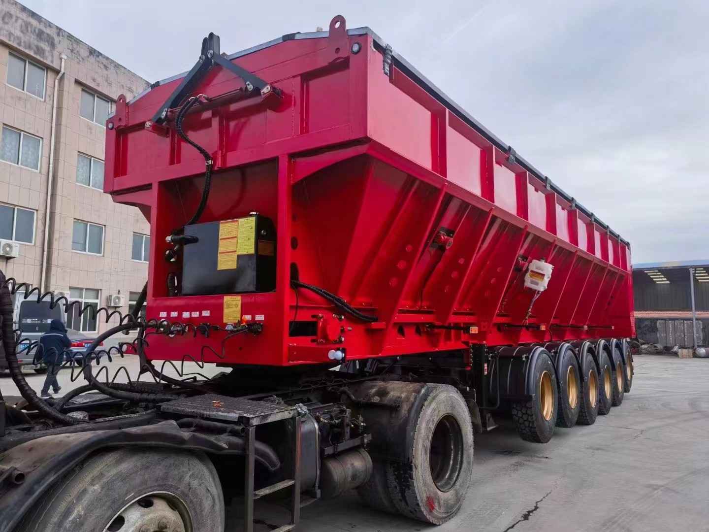 6-axile Bulk grain transport semi-trailer - Image 6