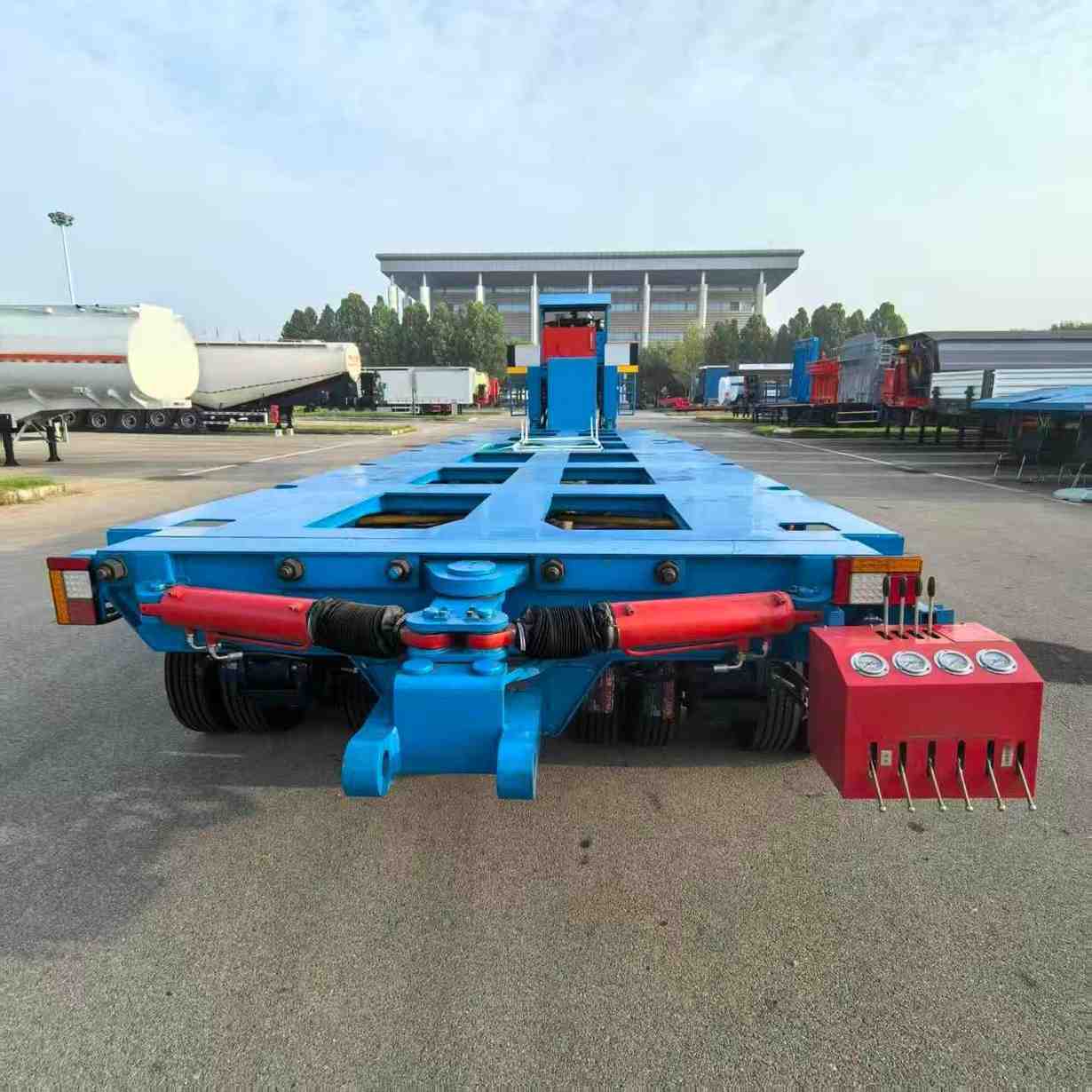 Hydraulic module low flatbed semi-trailer - Image 6