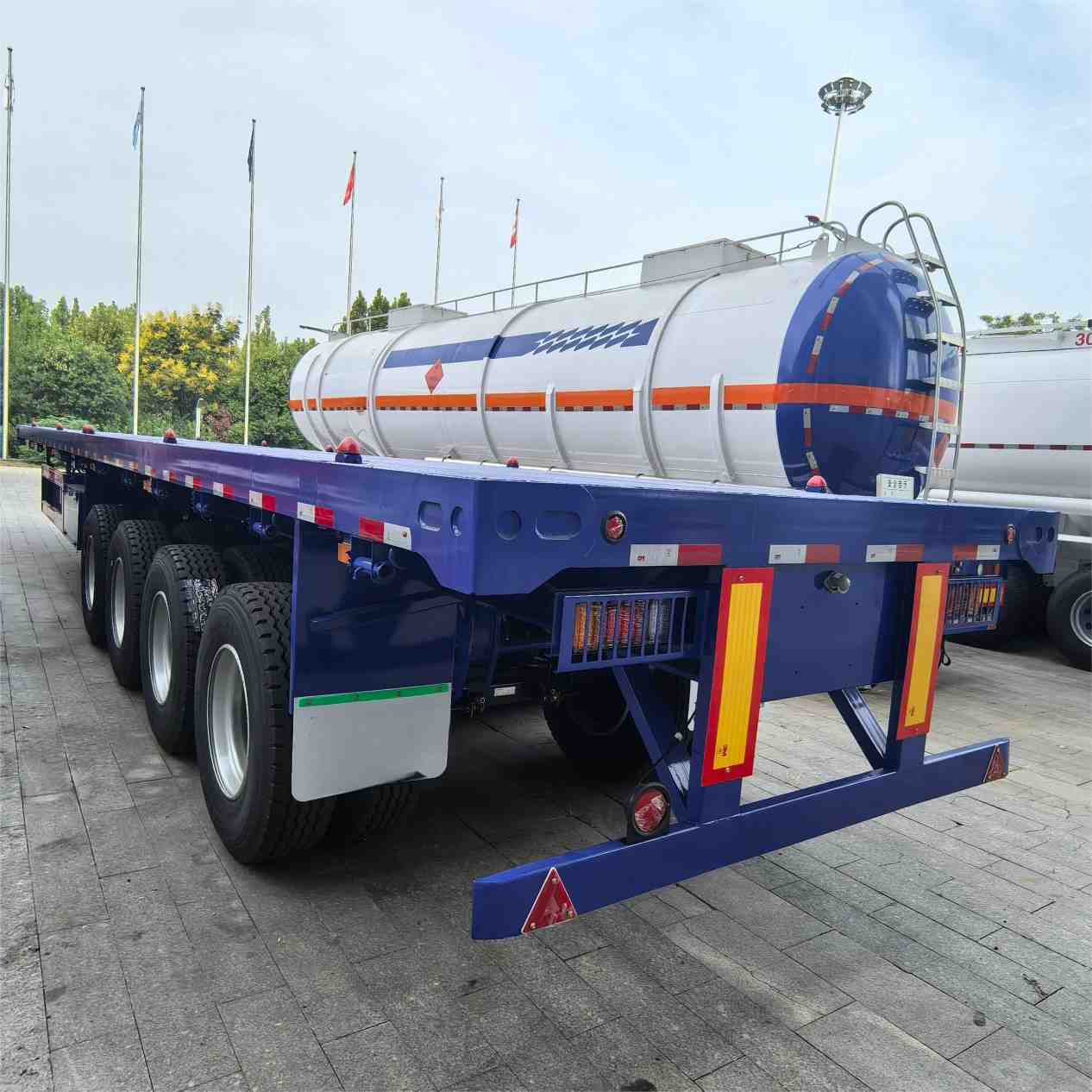 4-axle Flatbed semi-trailer - Image 2