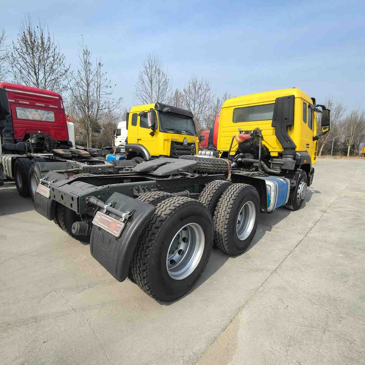 SINOTRUK HOHAN 6X4 TRACTOR IN CBU CONDITION - Image 2