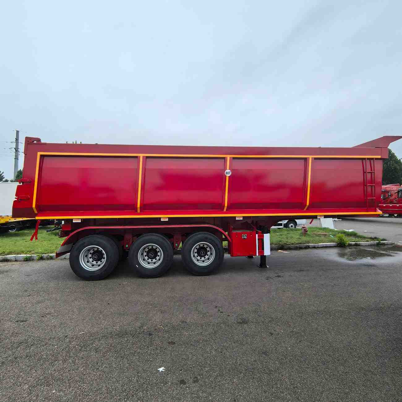 U-shaped three-axle rear-flip self-dumping - Image 4