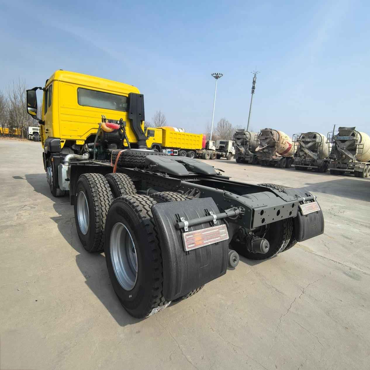 SINOTRUK HOWO N7B 380 6X4 TRACTOR IN CBU CONDITION - Image 3