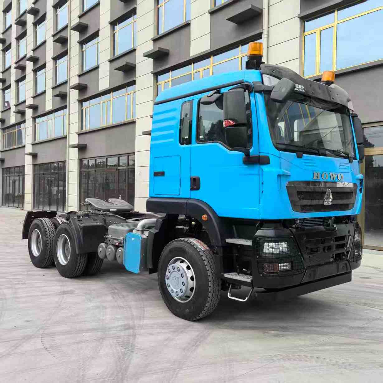 HOWO TX 400hp 6x4 tractor truck - Image 8
