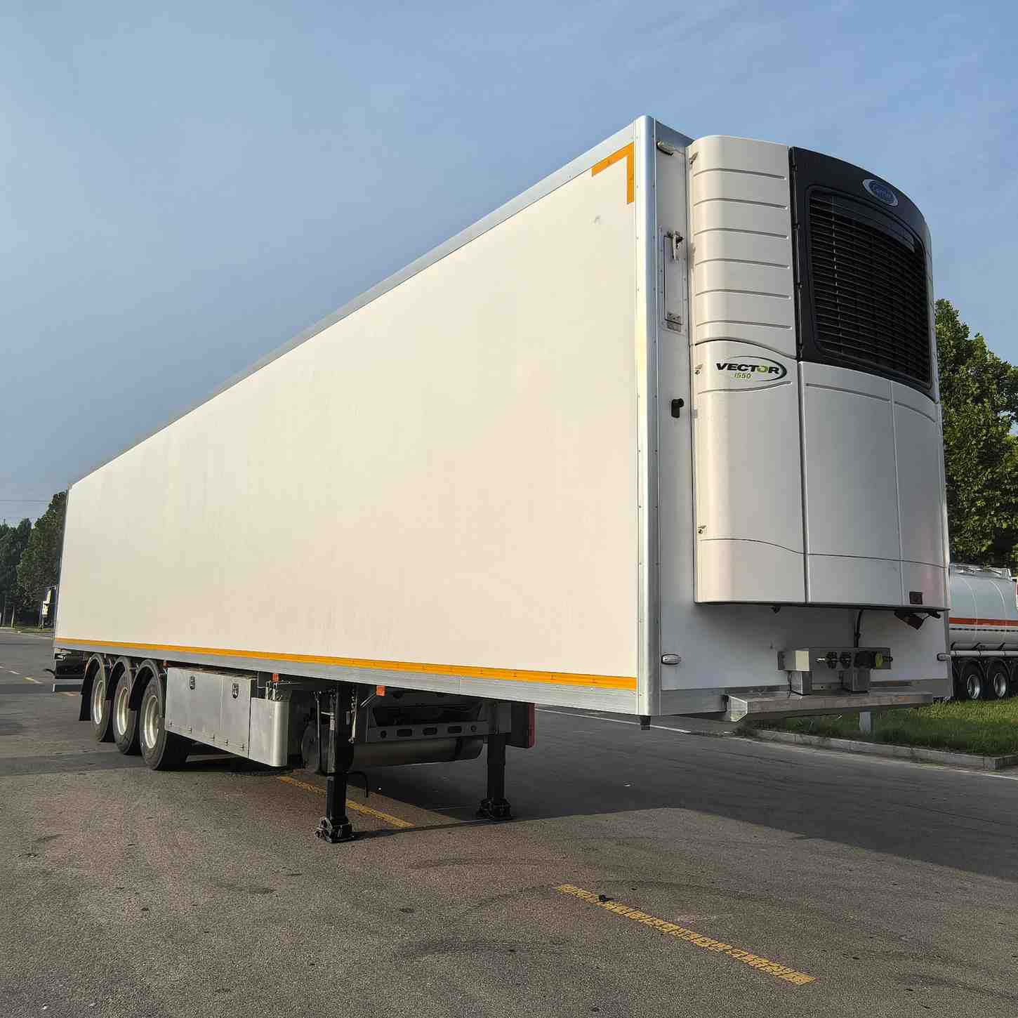 Refrigerated Semi-Trailer Vehicle - Image 5