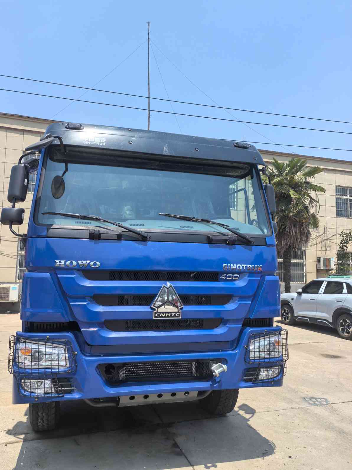 HOWO 400hp 6x4 dump truck - Image 6