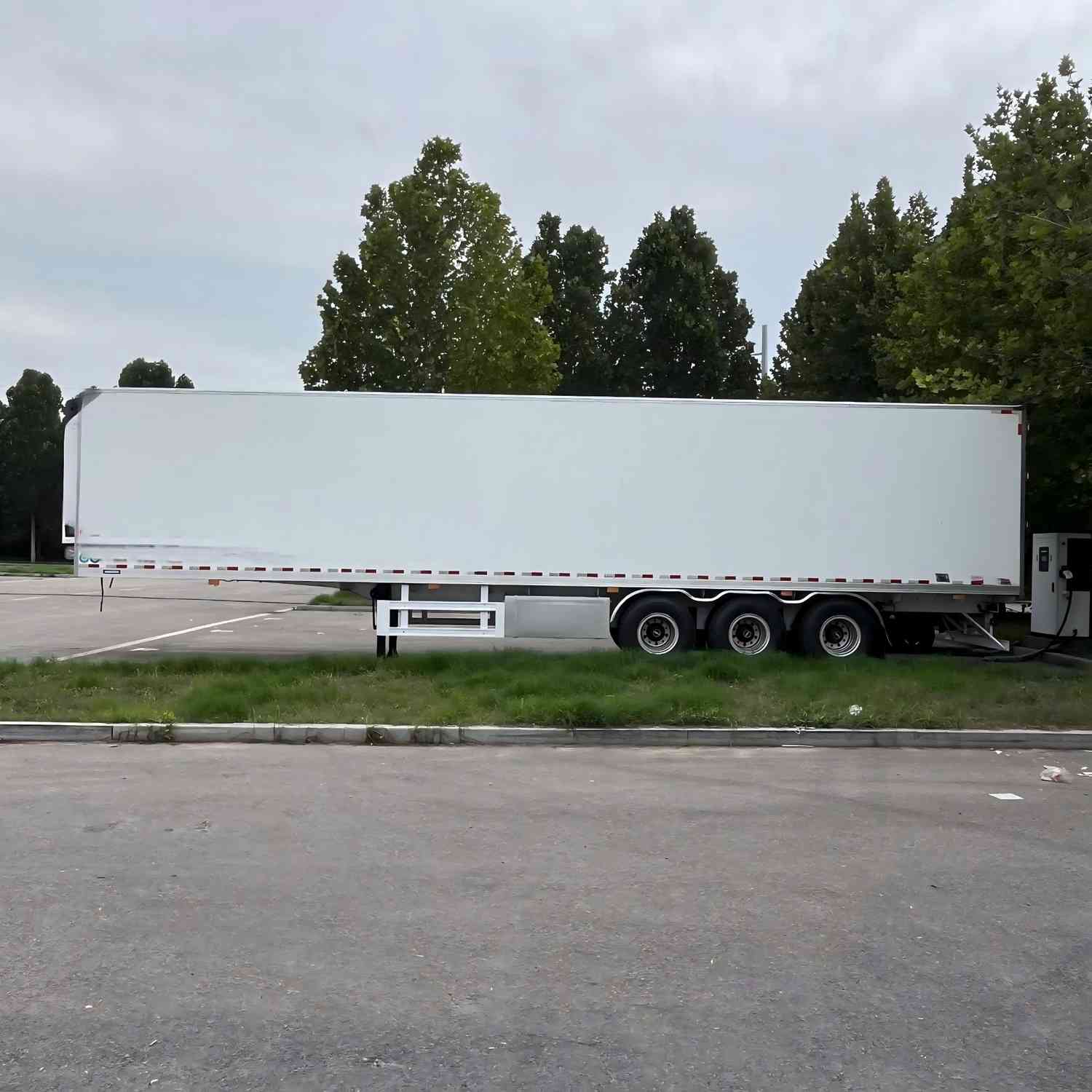 Refrigerated Semi-Trailer Vehicle - Image 7